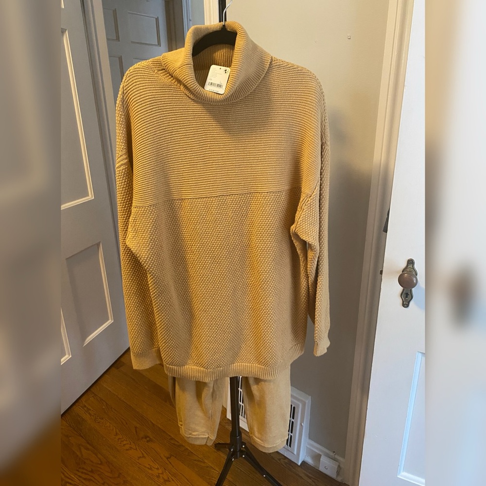 NWT free-est by Free People Hailee Turtleneck Set Mustard Sunset XS SOLD OUT - Picture 4 of 6